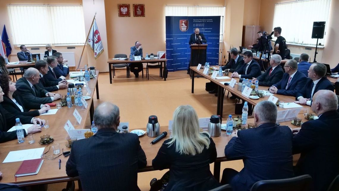 Radni powiatu kraśnickiego mają dostać notebooki