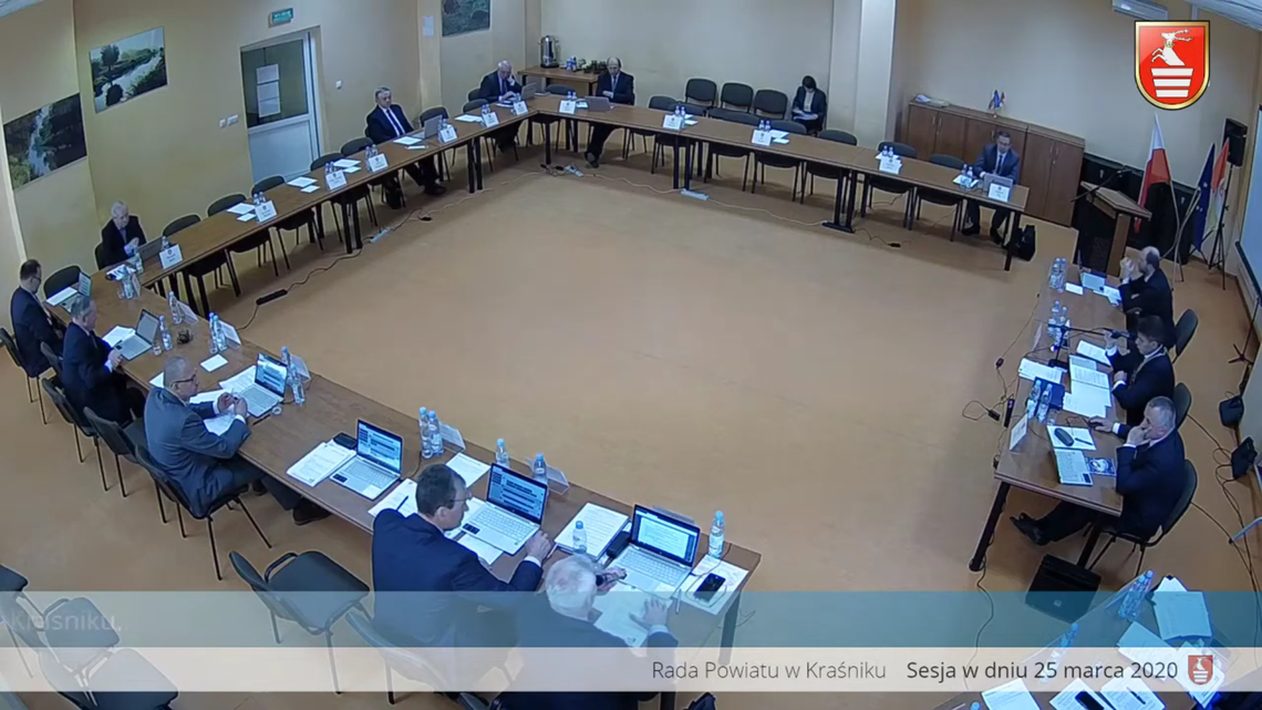 Radni powiatu kraśnickiego poparli szkolne zmiany. Zaczną obowiązywać od września