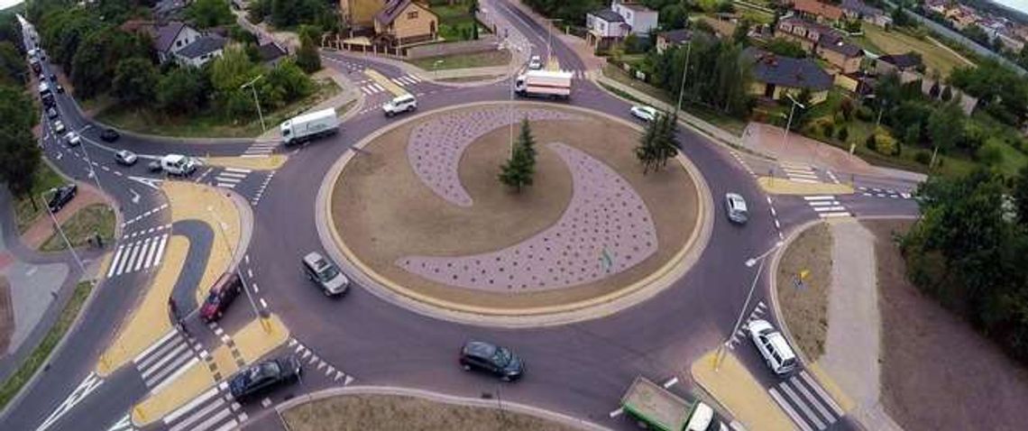 Radni przegłosowali. Jest rondo Kaczyńskiego, Płażyńskiego i brygady Piłsudskiego Radni przegłosowali. Jest rondo Kaczyńskiego, Płażyńskiego i brygady Piłsudskiego