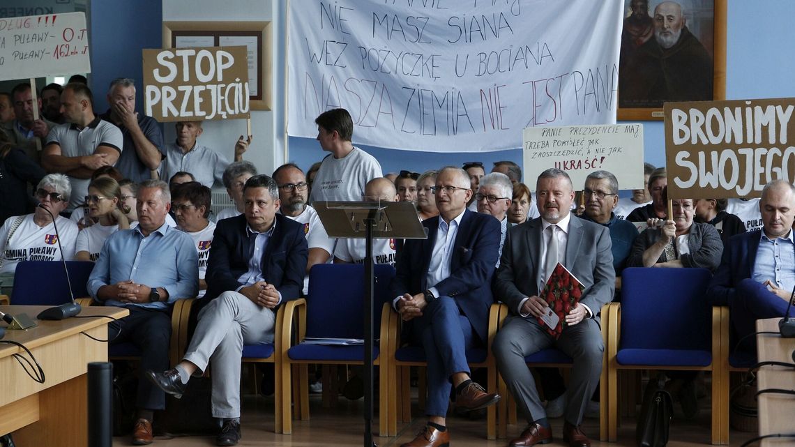 Radni Puław za powiększeniem miasta. Pikieta gości nic nie dała Radni Puław za powiększeniem miasta. Pikieta gości nic nie dała