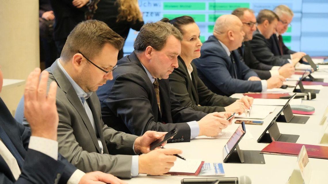 Radni sejmiku woj. lubelskiego zgodni, jak nigdy. PiS i opozycja przyjęli projekt jednogłośnie