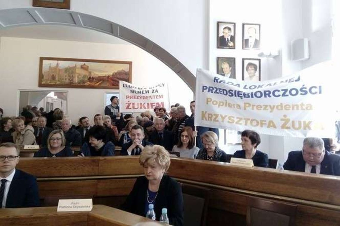 Radni też bronią prezydenta Lublina. Druga skarga na zarządzenie wojewody ws. Żuka Radni też bronią prezydenta Lublina. Druga skarga na zarządzenie wojewody ws. Żuka