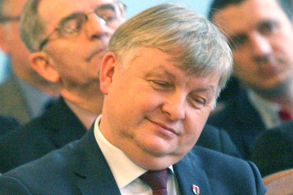 Radni zdecydowali. Wójt gm. Puławy zarobi mniej