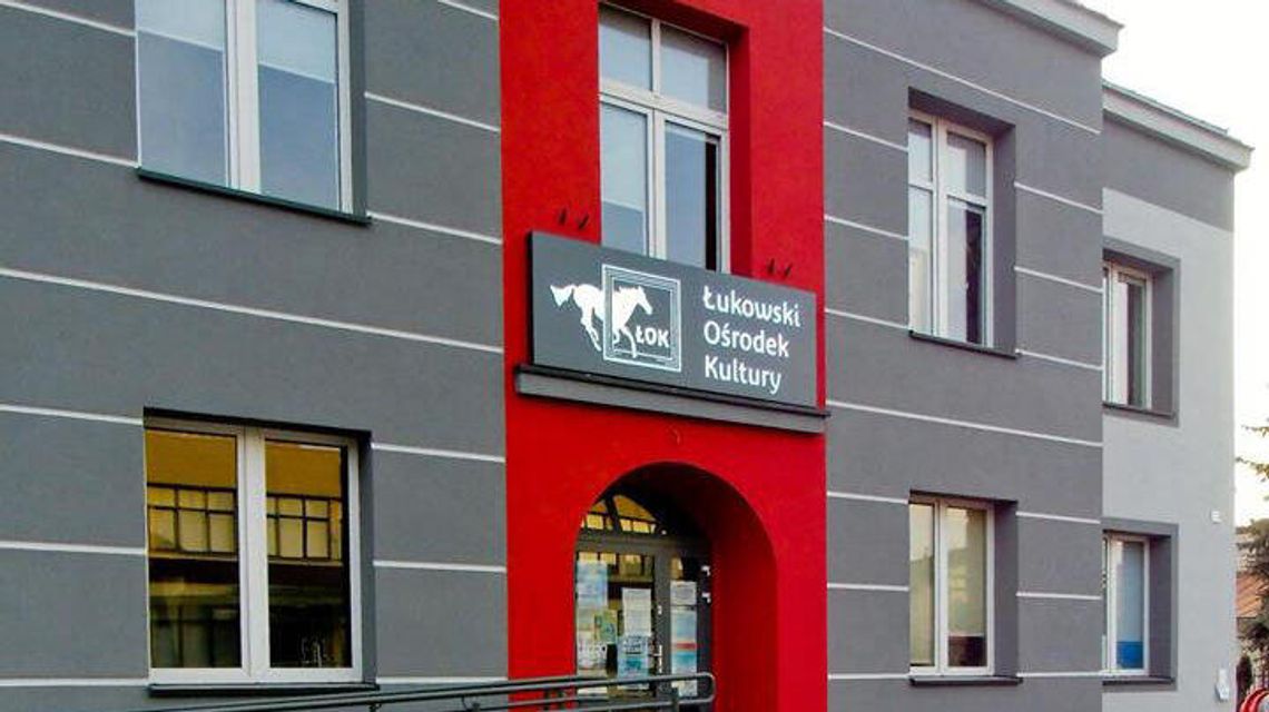 Radny chce dostawać zaproszenia. A ośrodek kultury musi ciąć koszty Radny chce dostawać zaproszenia. A ośrodek kultury musi ciąć koszty