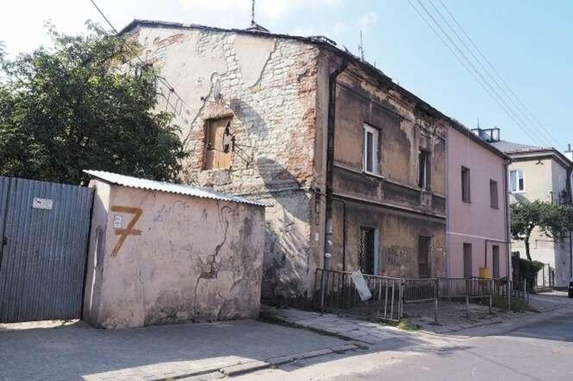 Radny kupił kamienicę razem z lokatorami. 4-osobowa rodzina musi się wyprowadzić