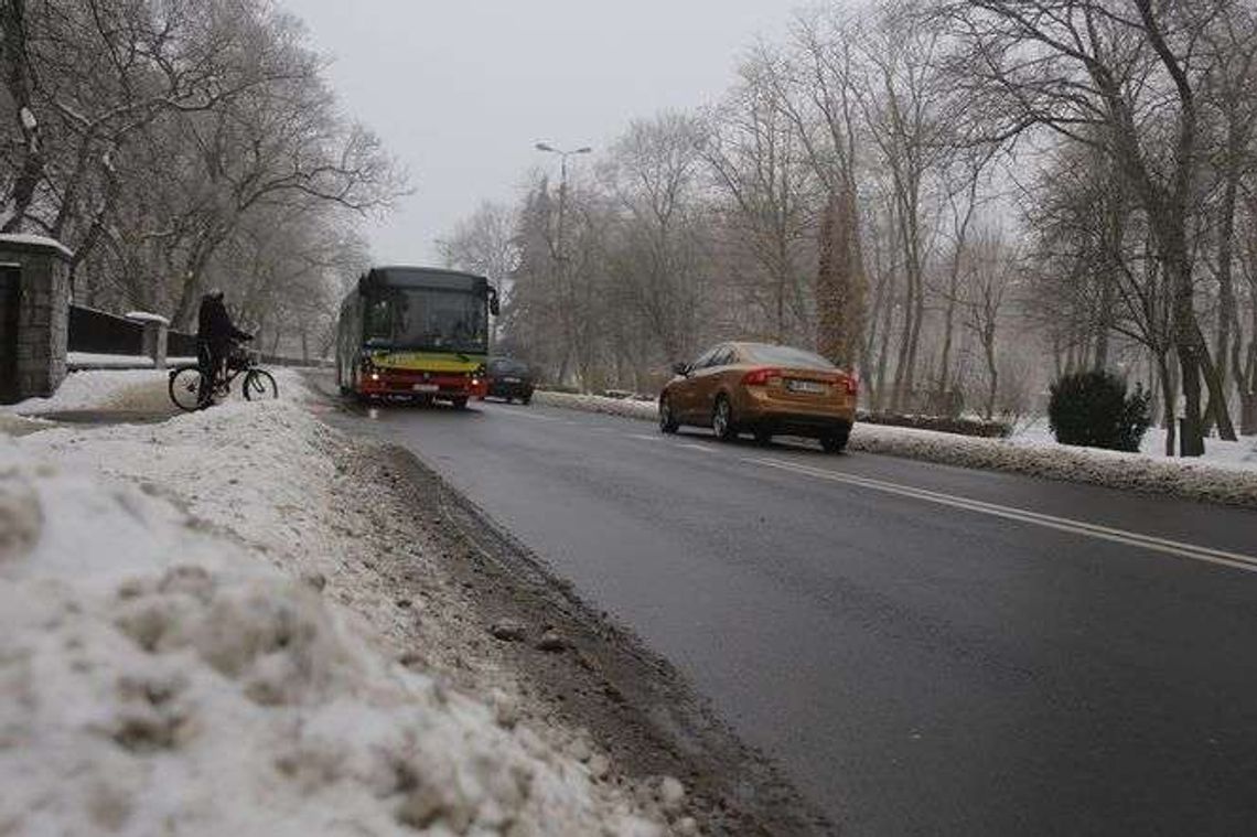 Radny ma pomysł jak walczyć z porannymi korkami. Zmiany w godzinach pracy szkół