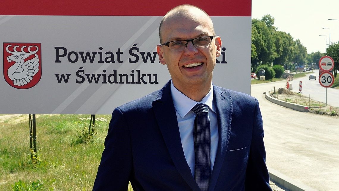 Radny Osina wyjaśnia oszukanym wyborcom miłość niedoszłych koalicjantów do PiS