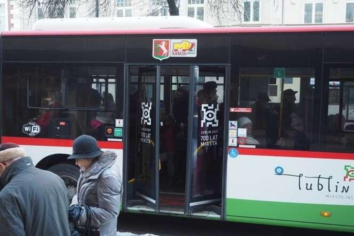 Radny PiS: Herb jest zbyt często zastępowany przez logo Lublina. Ratusz odpowiada