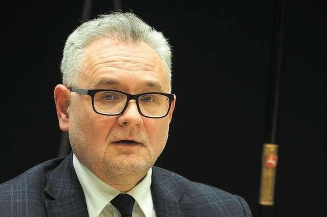 Radny PiS o "pierwszym bzykaniu" marszałka. Grabczuk odpowiada Radny PiS o "pierwszym bzykaniu" marszałka. Grabczuk odpowiada