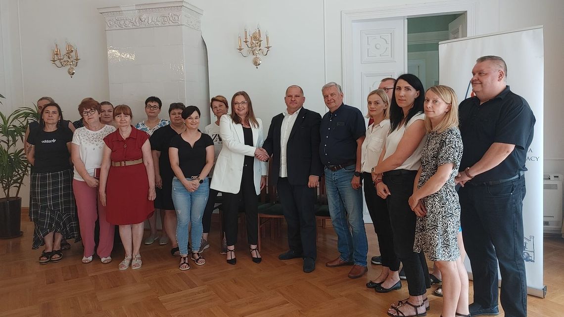 Radny PiS odchodzi. Dużym kompleksem OHP pokieruje działaczka Lewicy Radny PiS odchodzi. Dużym kompleksem OHP pokieruje działaczka Lewicy