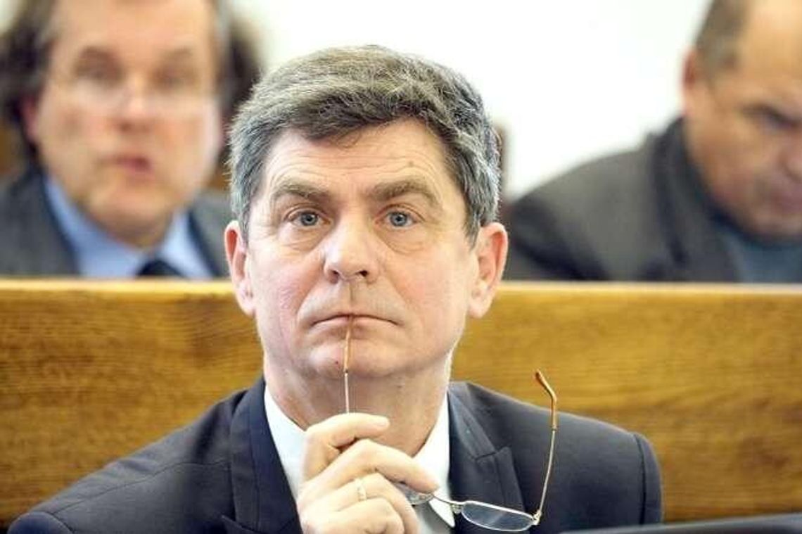 Radny PiS stracił stołek w komisji antyalkoholowej Radny PiS stracił stołek w komisji antyalkoholowej