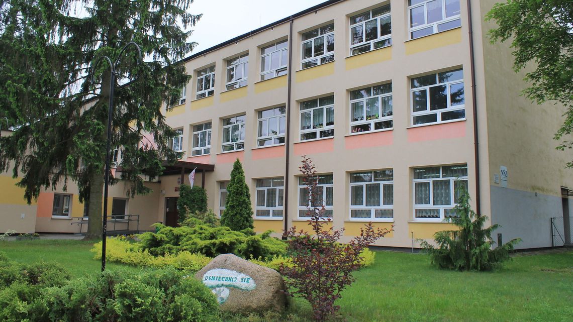 Radny szuka oszczędności i proponuje, żeby łączyć szkoły w Puławach