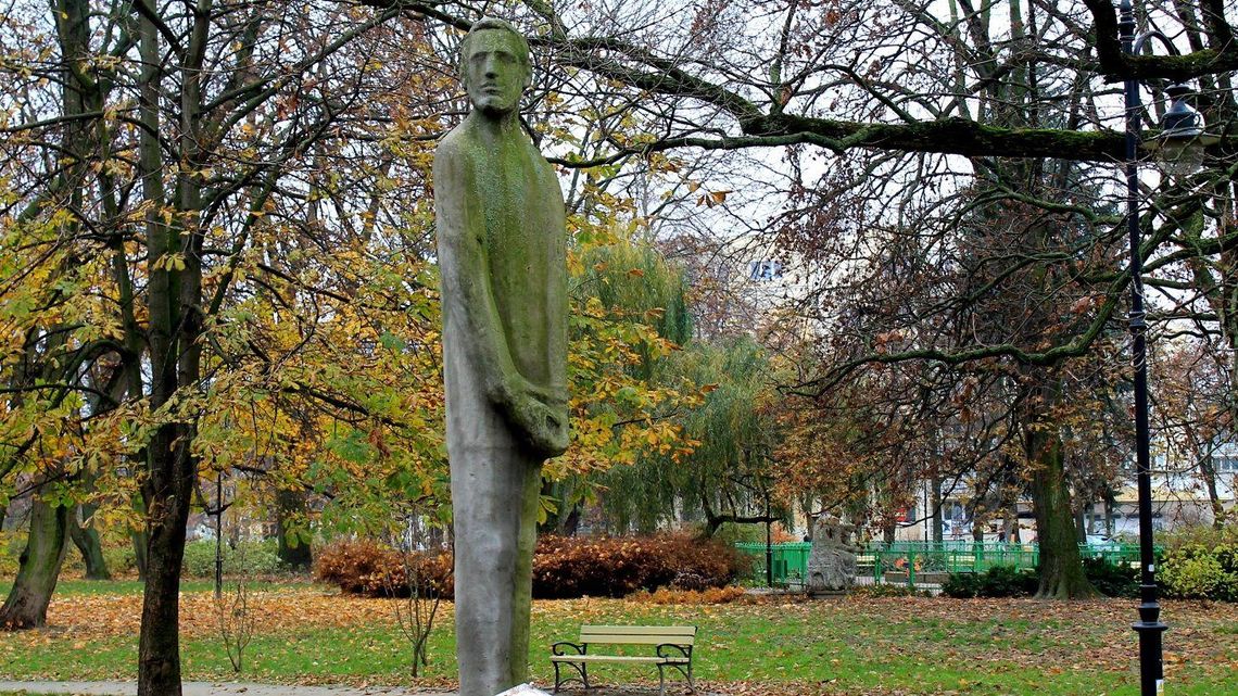 Radny z PiS nie chce pomnika Waryńskiego w mieście."Urąga temu miejscu"