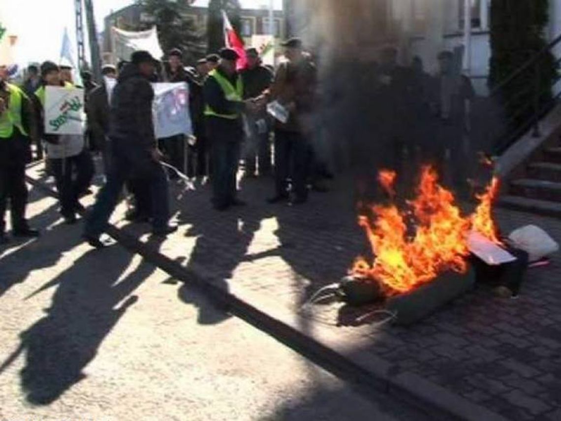 Radzyń Podlaski: 300 złotych za spaloną kukłę