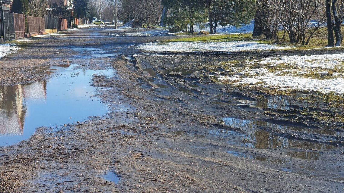 Radzyń Podlaski. Bez chodnika i oświetlenia. Mieszkańcy mają dość