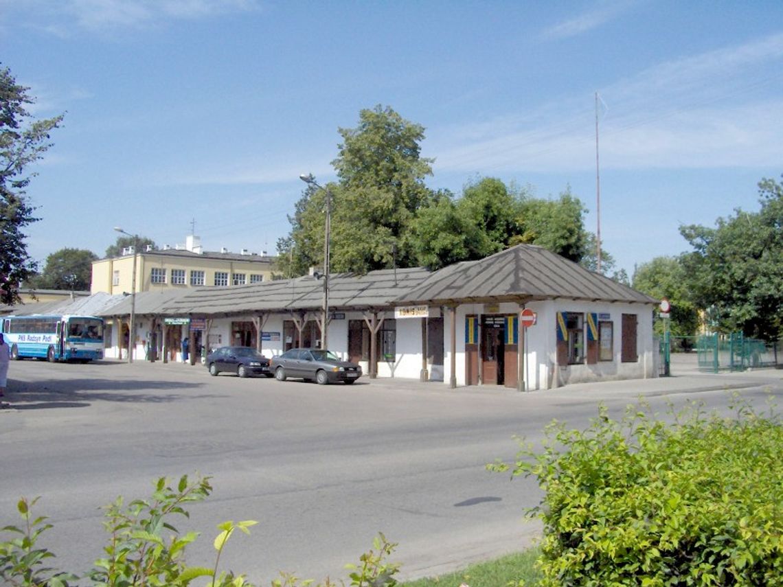 Radzyń Podlaski: kup działki i odbuduj hale targowe