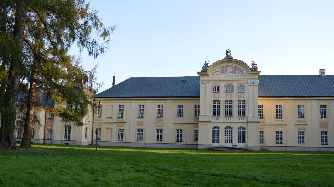 Radzyń Podlaski: Park przy pałacu poczeka na rewitalizację 