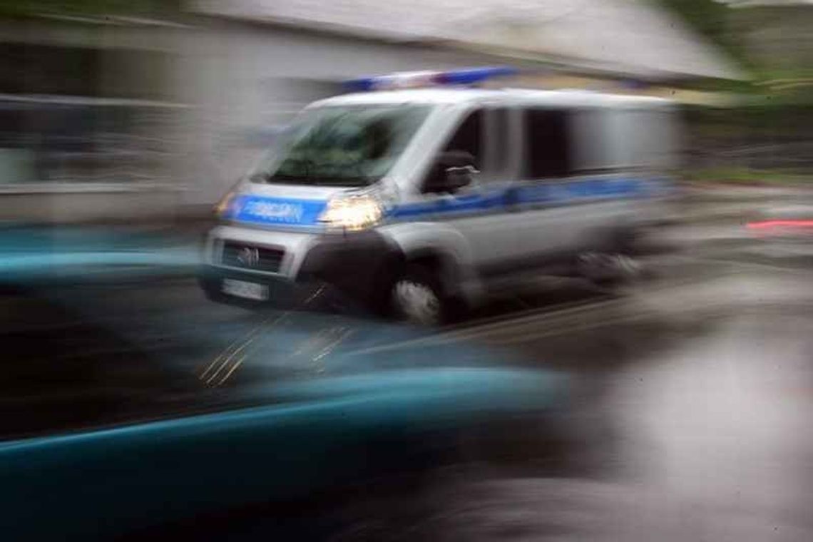 Radzyń Podlaski: Policjanci w ostatniej chwili odcięli samobójcę