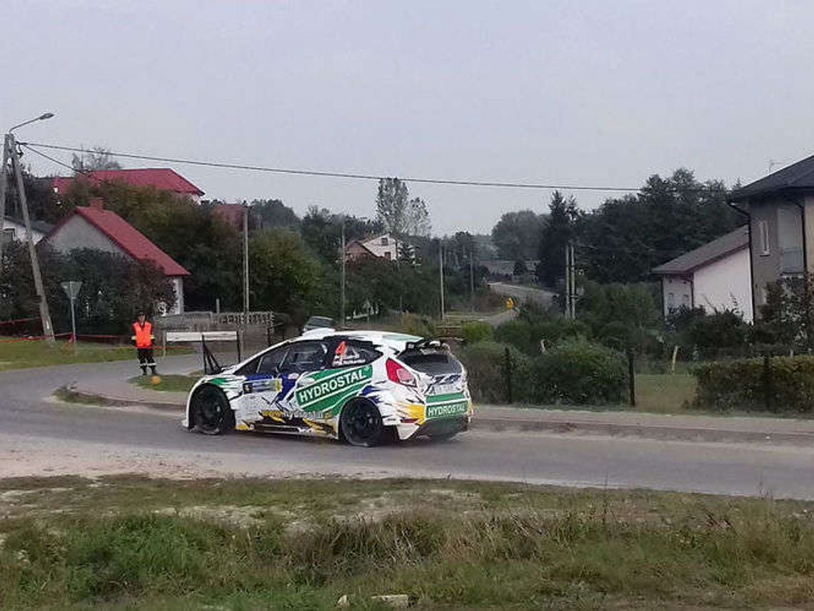 Rajd Nadwiślański: Zapalił się jeden z samochodów