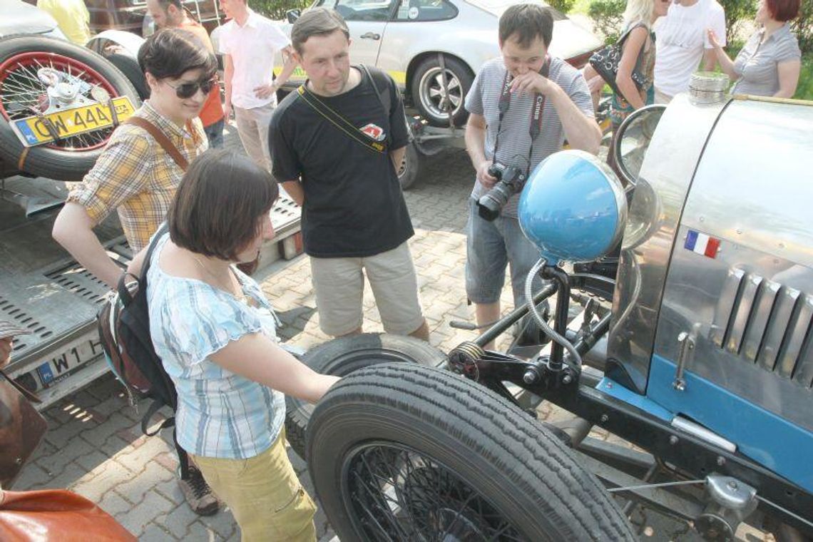 Rajd zabytkowych pojazdów z Lublina do Lwowa (zdjęcia) Rajd zabytkowych pojazdów z Lublina do Lwowa (zdjęcia)