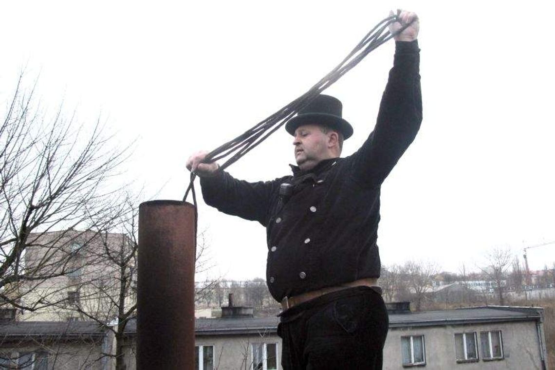 Rajstopy w wentylacji, grzyb na ścianach. "Ludzie lekceważą zagrożenia, chcą oszczędzać" Rajstopy w wentylacji, grzyb na ścianach. "Ludzie lekceważą zagrożenia, chcą oszczędzać"