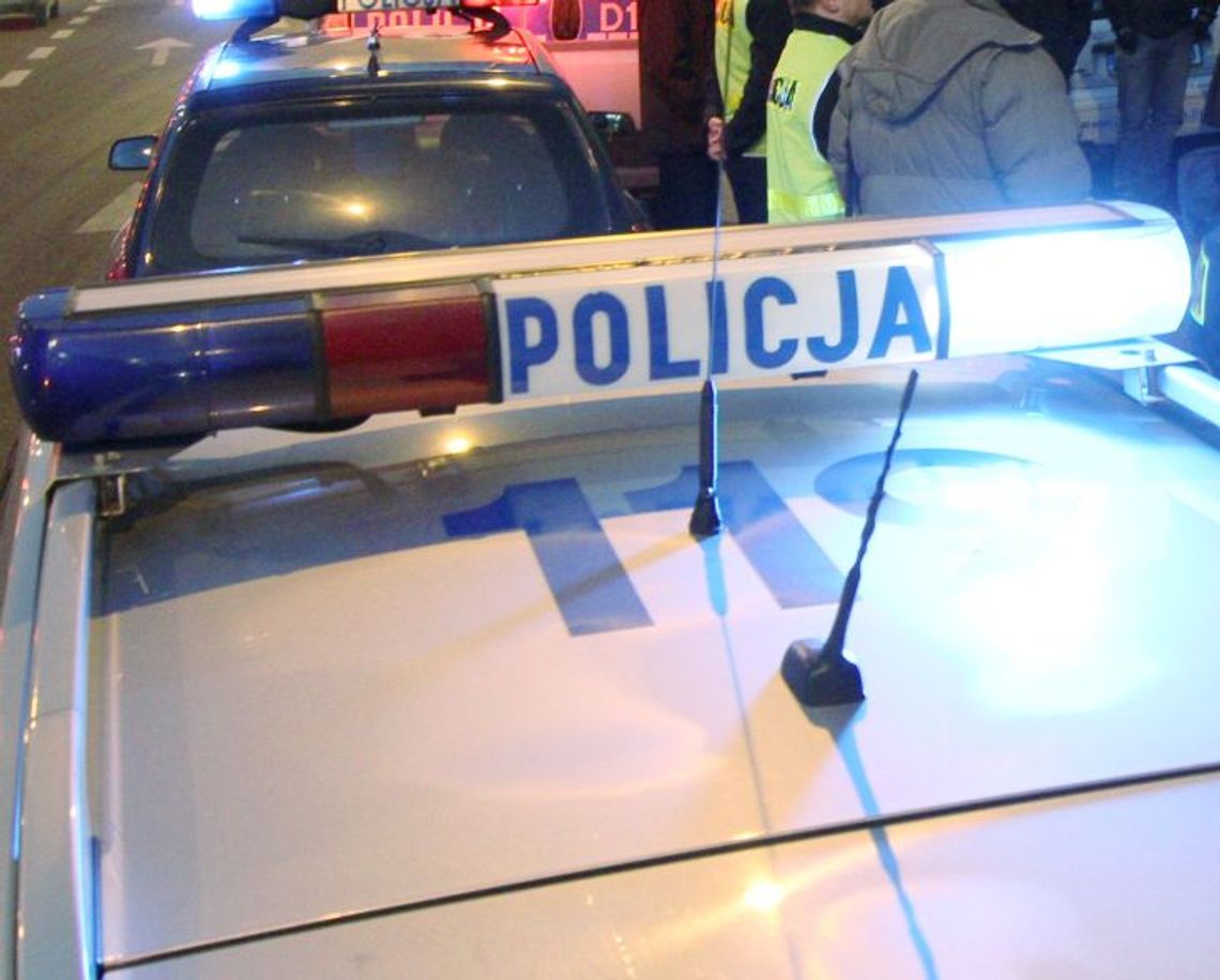 Ranił nożem pasażera w trolejbusie i uciekł. Bo usiadł mu na marynarce Ranił nożem pasażera w trolejbusie i uciekł. Bo usiadł mu na marynarce