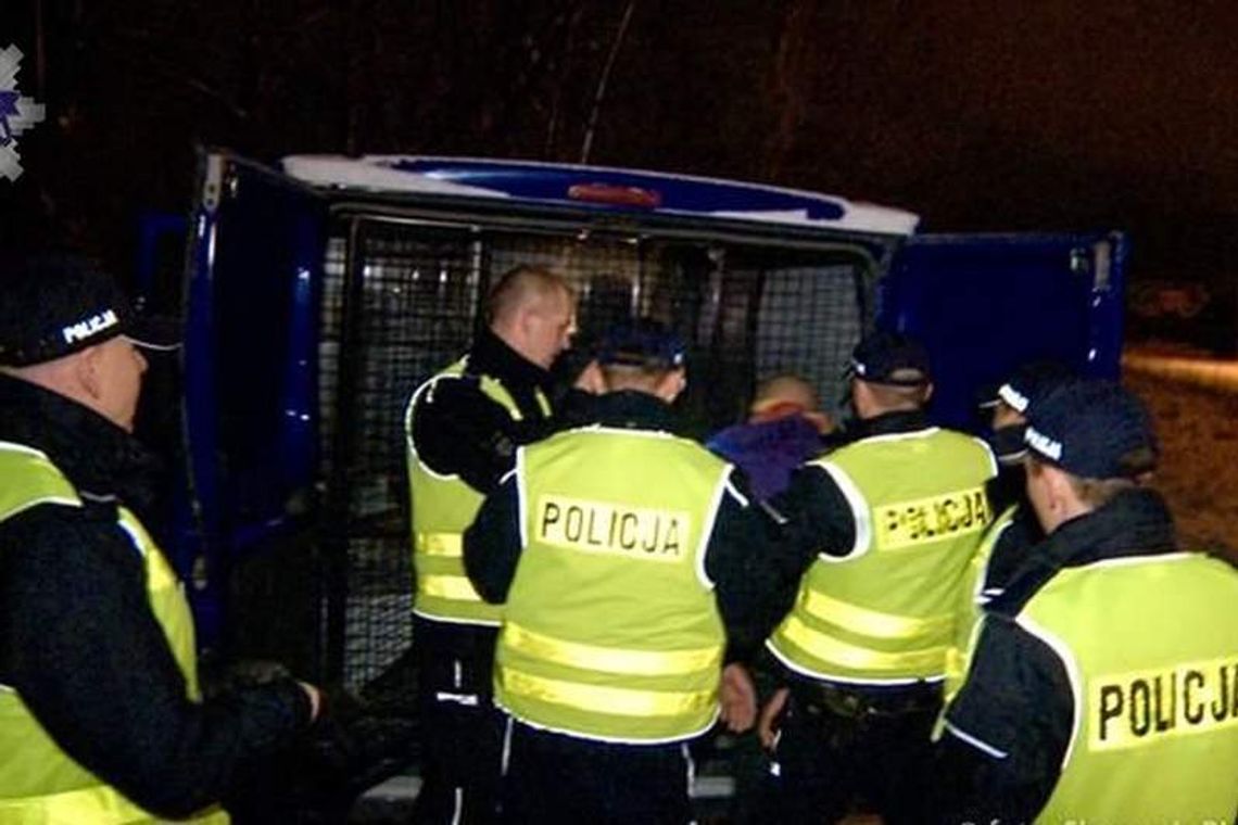 Ranił nożem taksówkarza i uciekł. Znaleźli go po śladach na śniegu