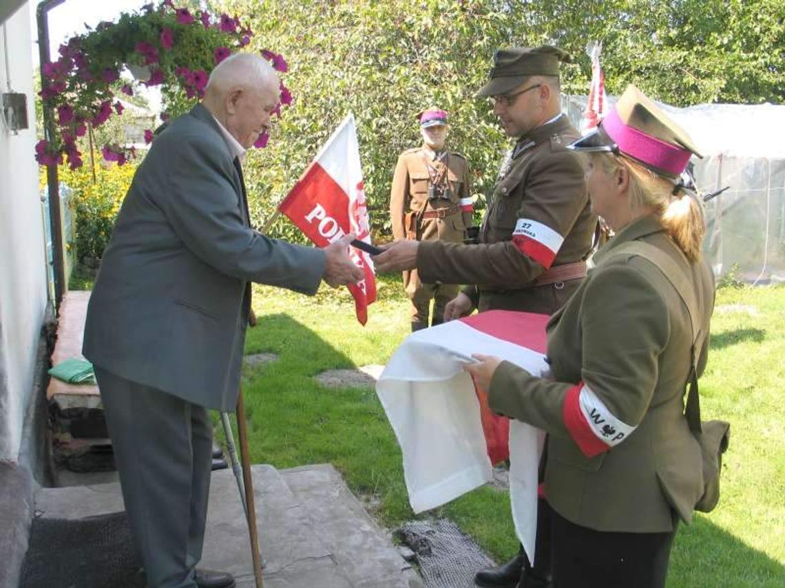 Ranny, spędził miesiąc na bagnach. Żołnierz AK odznaczony Krzyżem Obrońców Wołynia