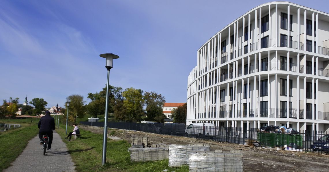 Raport mieszkaniowy. Nowe bloki w Zamościu. Jaka cena za mkw?