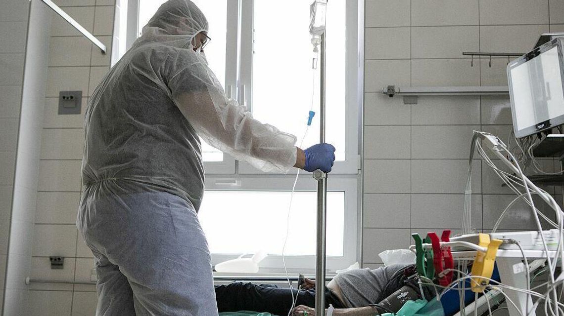 Raport zakażeń koronawirusem. Nieco ponad 200 nowych przypadków. Ile w Lubelskiem?