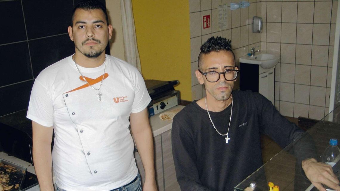 Rasistowskie ataki na Egipcjan, którzy otworzyli biznes. Żona jednego z nich: Wstyd mi za rodaków