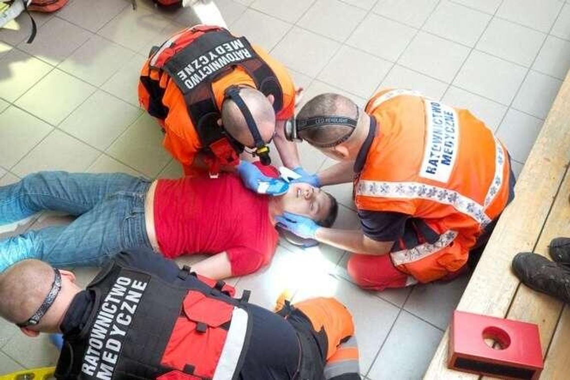 Ratownicy dogadali się z ministrem ws. podwyżek. "Nie wiem, skąd szpital ma wziąć te pieniądze"