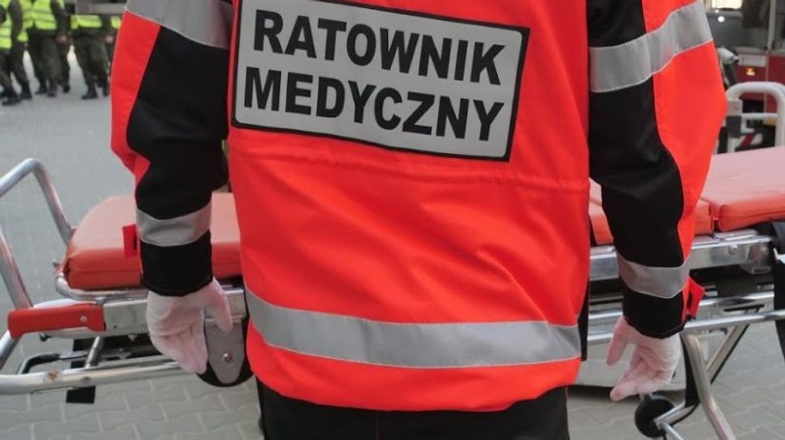 Ratownicy medyczni przyjechali mu pomóc. Nie takiej reakcji oczekiwali