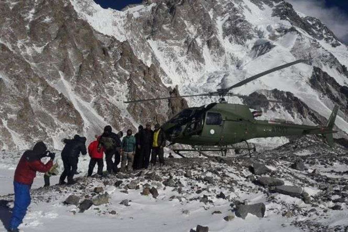 Ratownicy z Nanga Parbat wrócili do bazy przy K2