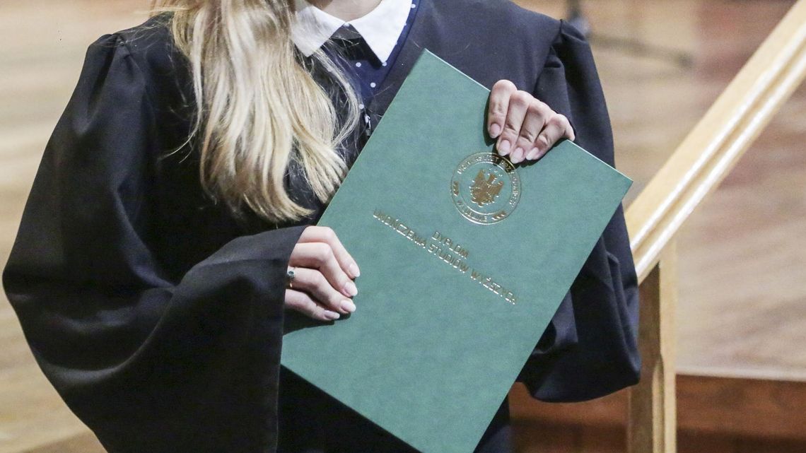 Ratusz nagrodzi prace dyplomowe. 6 tysięcy zł dla najlepszej Ratusz nagrodzi prace dyplomowe. 6 tysięcy zł dla najlepszej