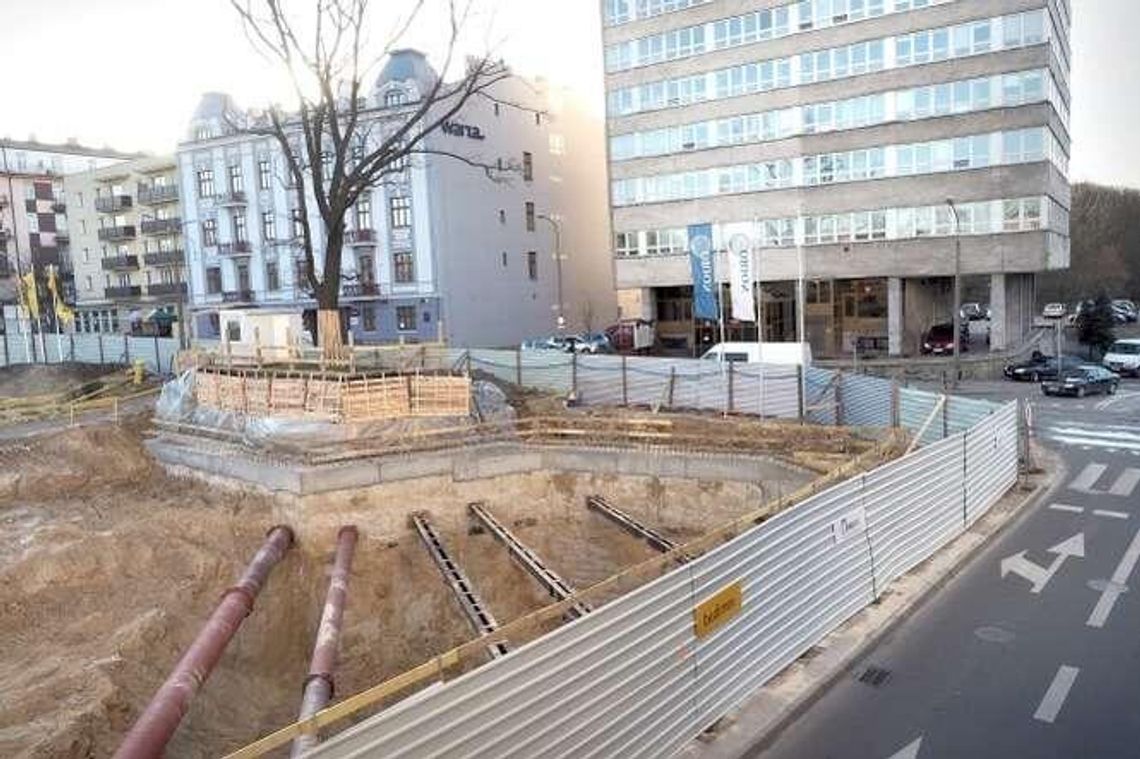 Ratusz zrywa umowę najmu budynku przy Czechowskiej. PiS chce kontroli. PO: "polityczne działanie" Ratusz zrywa umowę najmu budynku przy Czechowskiej. PiS chce kontroli. PO: "polityczne działanie"