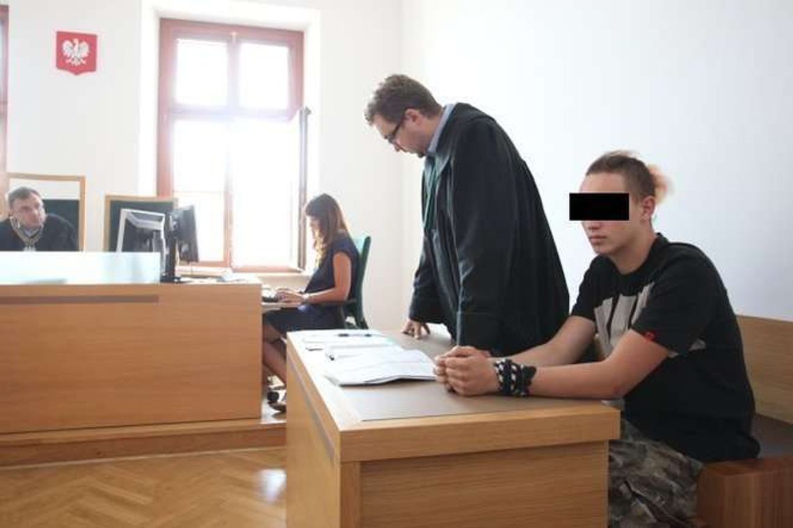 Razem z kolegą ukradł popiersie byłego rektora UMCS. Teraz zapłaci prawie 29 tys. zł