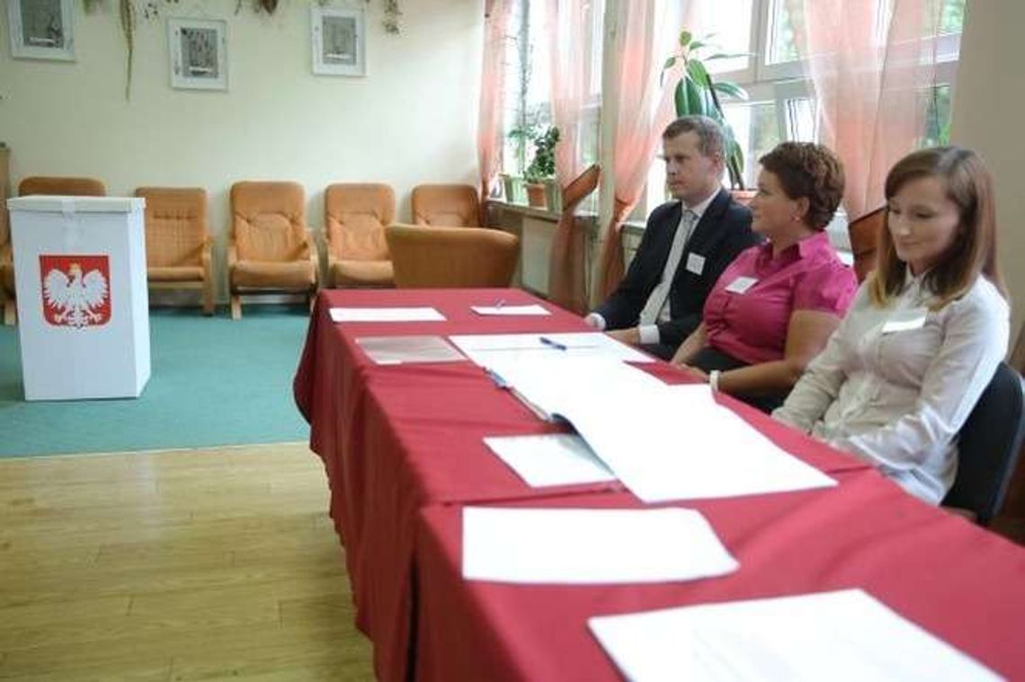Referendum bez incydentów. Pustki w lokalach (zdjęcia) Referendum bez incydentów. Pustki w lokalach (zdjęcia)
