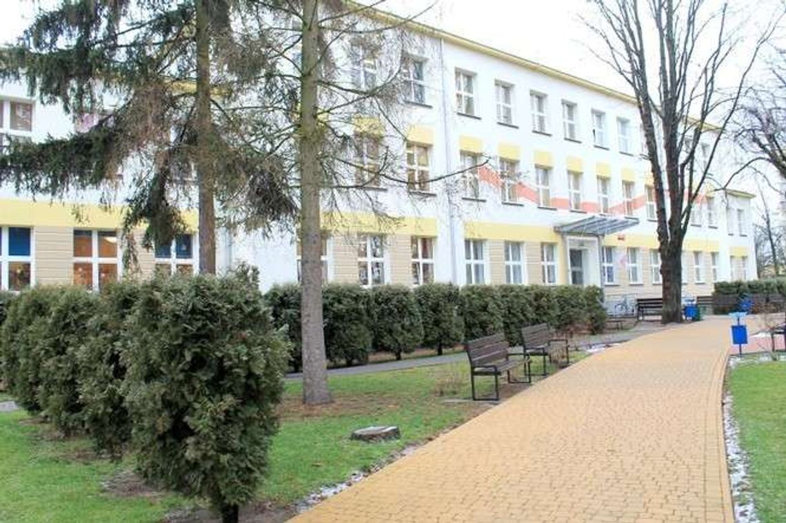 Reforma edukacji w Puławach: SP nr 2 podzieli się na dwa budynki?