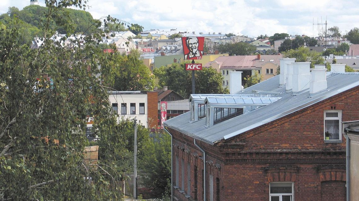 Reklamy ważniejsze niż widok na zabytki? "Jedyne co nam się udało, to obniżenie reklamy"