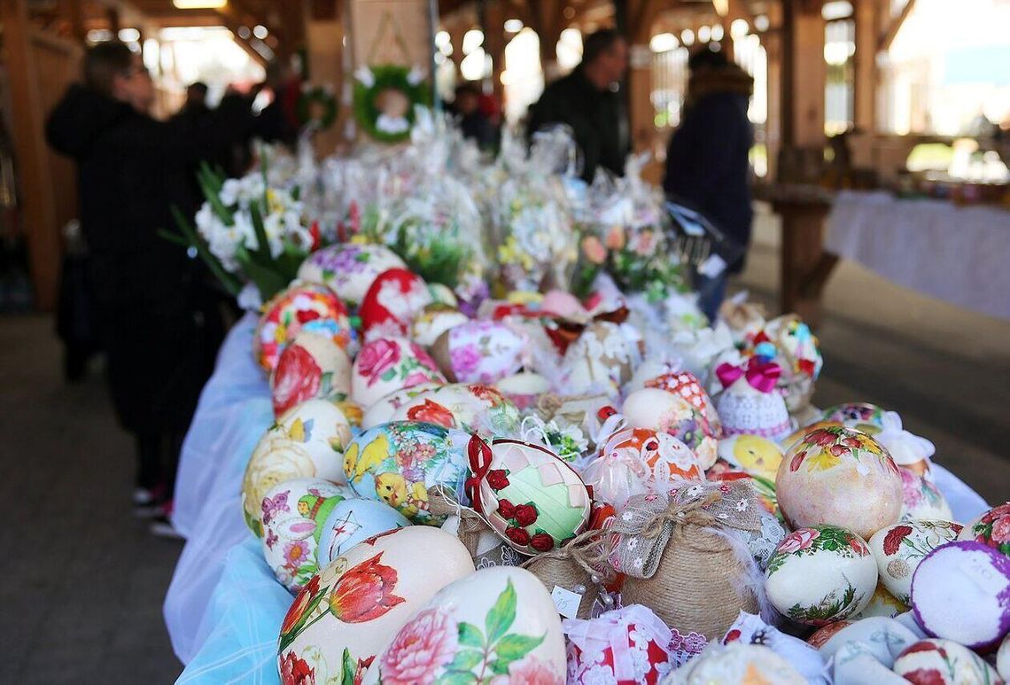 Rękodzieło i świąteczne ozdoby od podopiecznych placówek. Przed nami Jarmark Wielkanocny w starostwie powiatowym