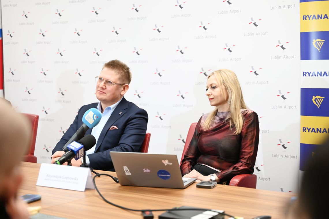 Alicja Wójcik-Gołębiowska, Head of Communications CEE & Baltics Ryanair oraz Marcin Kowalewski, wiceprezes Portu Lotniczego Lublin