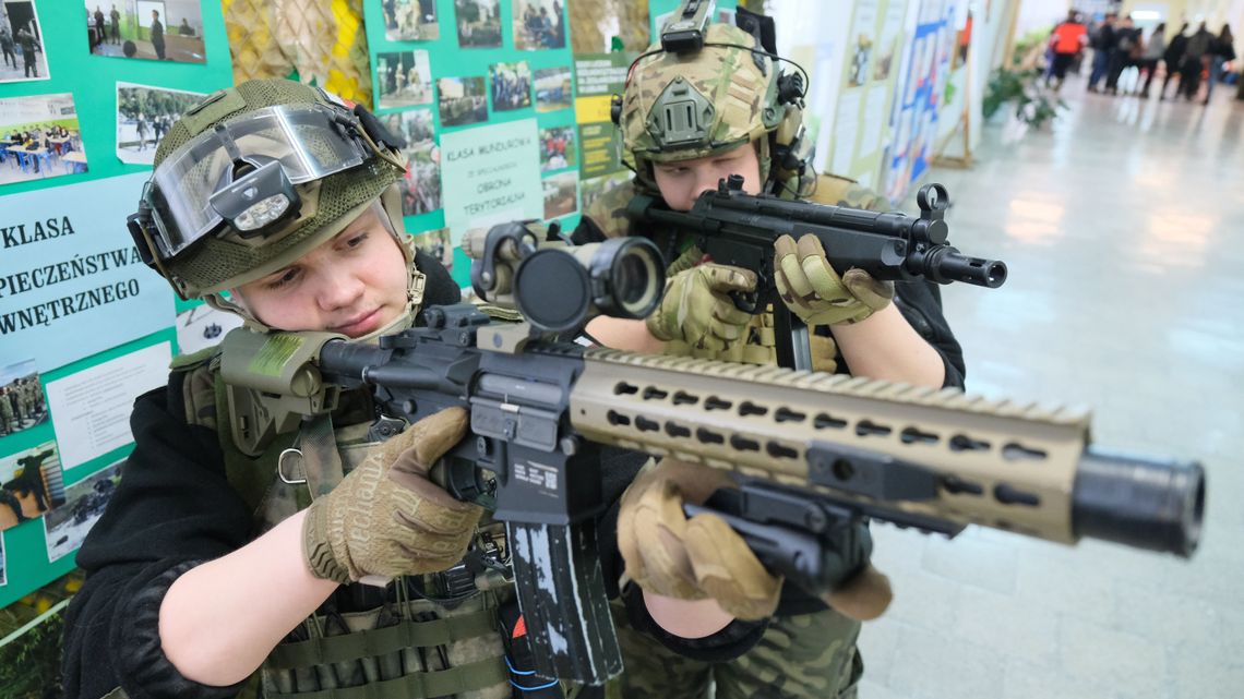 Rekrutacja do szkół wcześniej niż zwykle. Przez tzw. zdublowany rocznik