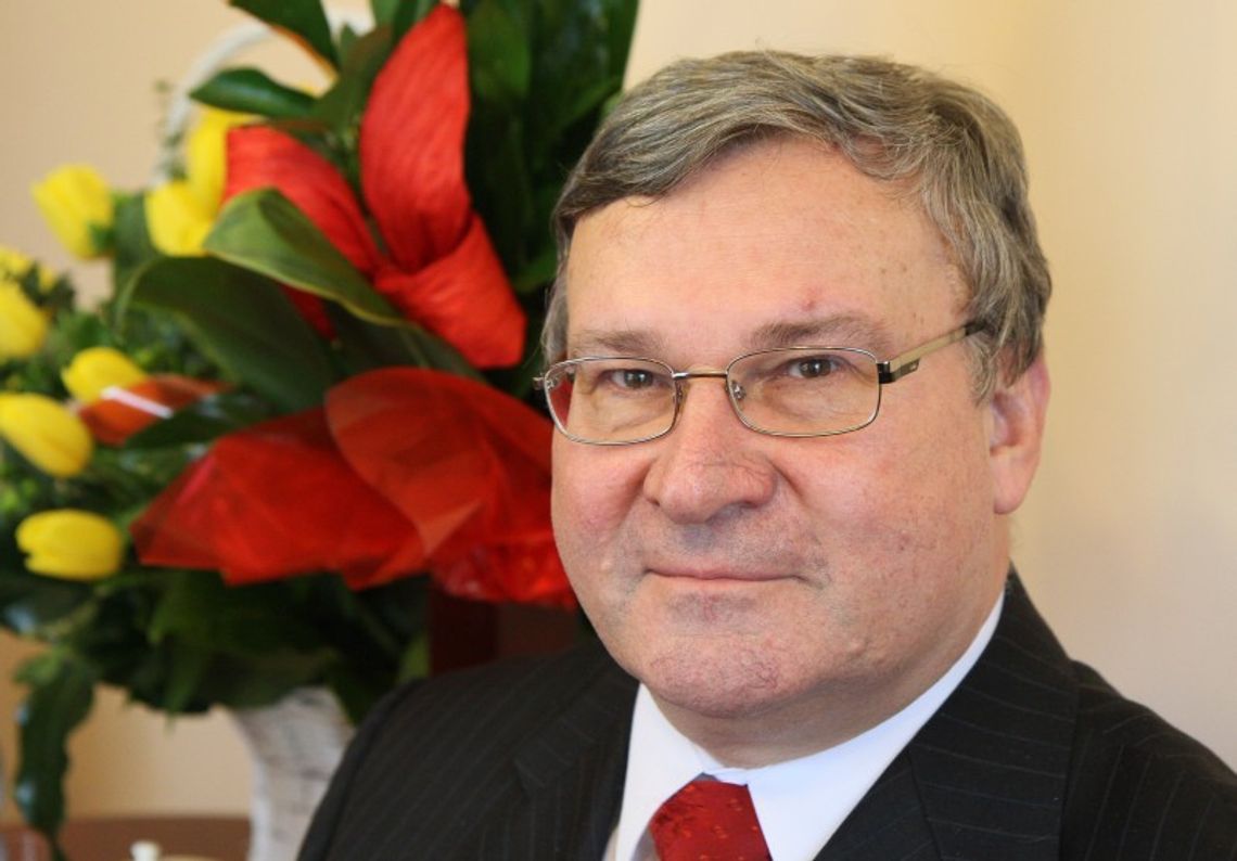 Rektor Uniwersytetu Medycznego dostanie prawie 6 tys. zł podwyżki Rektor Uniwersytetu Medycznego dostanie prawie 6 tys. zł podwyżki