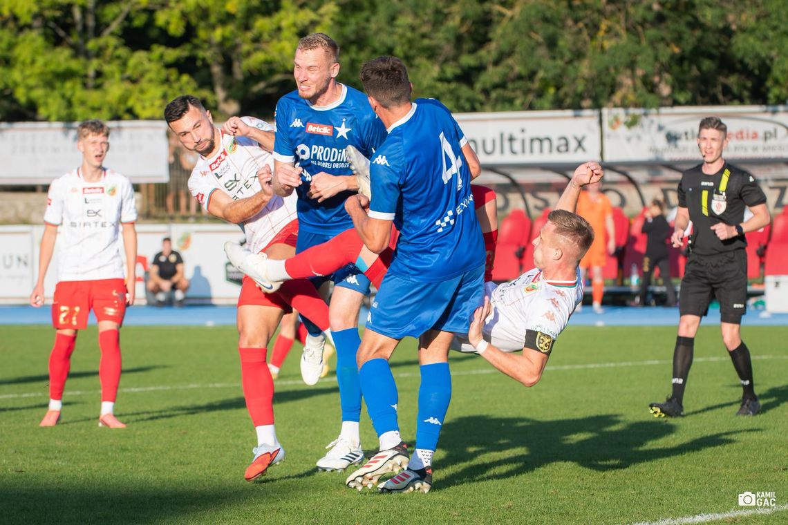 Remisy Chełmianki i Hetmana, porażka Podlasia z Siarką. Wyniki i tabela Betclic III ligi Remisy Chełmianki i Hetmana, porażka Podlasia z Siarką. Wyniki i tabela Betclic III ligi