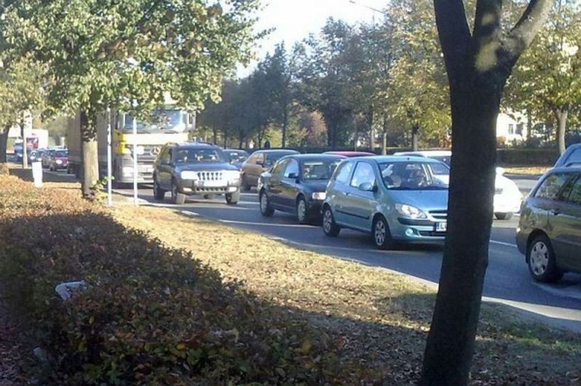 Remont al. Smorawińskiego: Raz zamkną jedną jezdnię, raz drugą