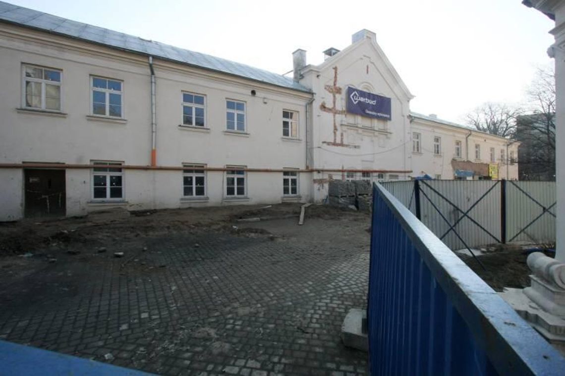 Remont Centrum Kultury: Wysuszą klasztor