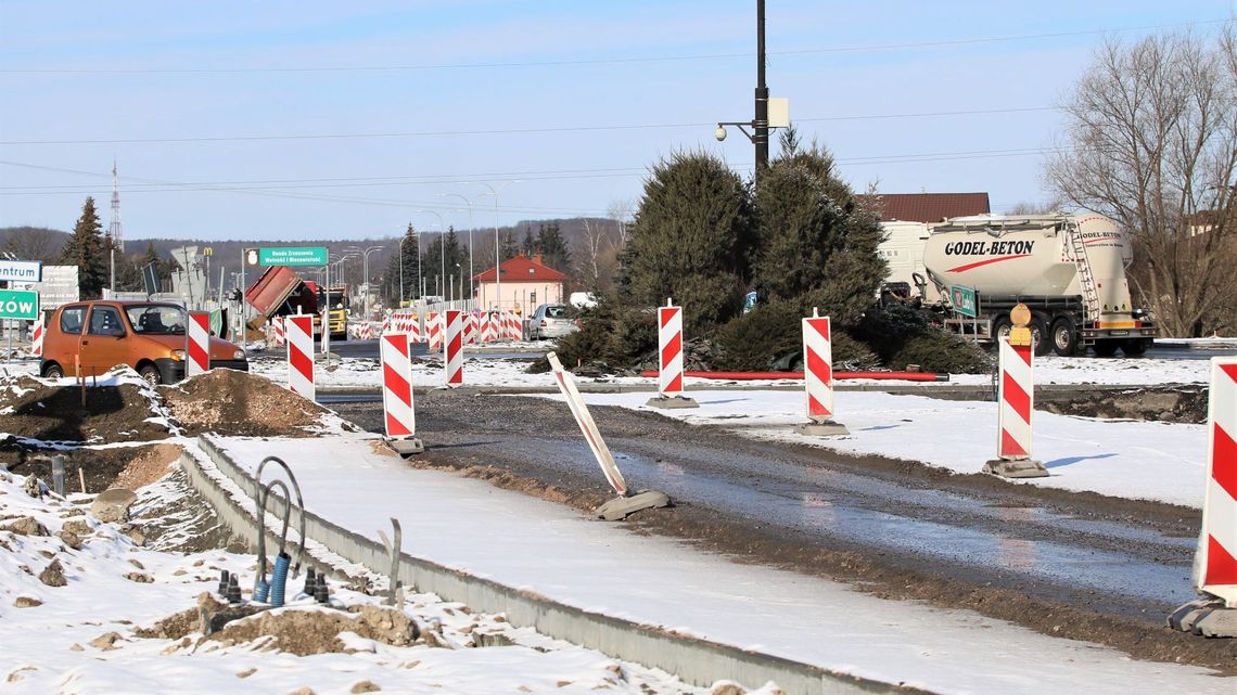 Remont dotarł do ważnego ronda w Chełmie. Jak objazdami przejechać przez miasto? Remont dotarł do ważnego ronda w Chełmie. Jak objazdami przejechać przez miasto?