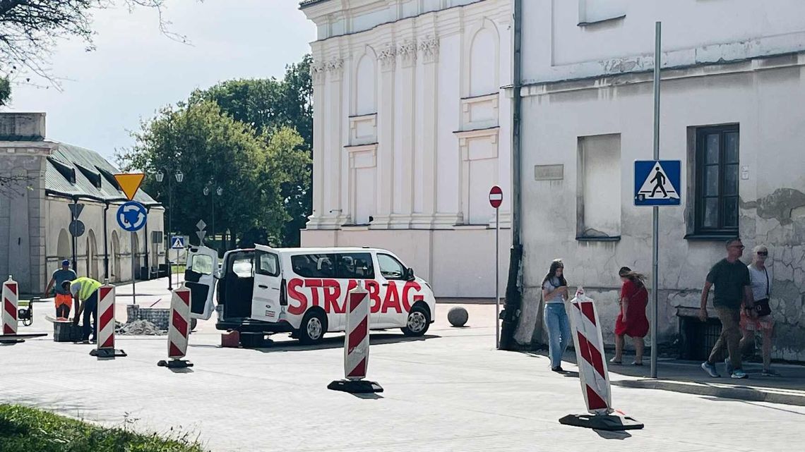 Remont się przedłuża. Ulica Łukasińskiego nieprzejezdna jeszcze miesiąc Remont się przedłuża. Ulica Łukasińskiego nieprzejezdna jeszcze miesiąc