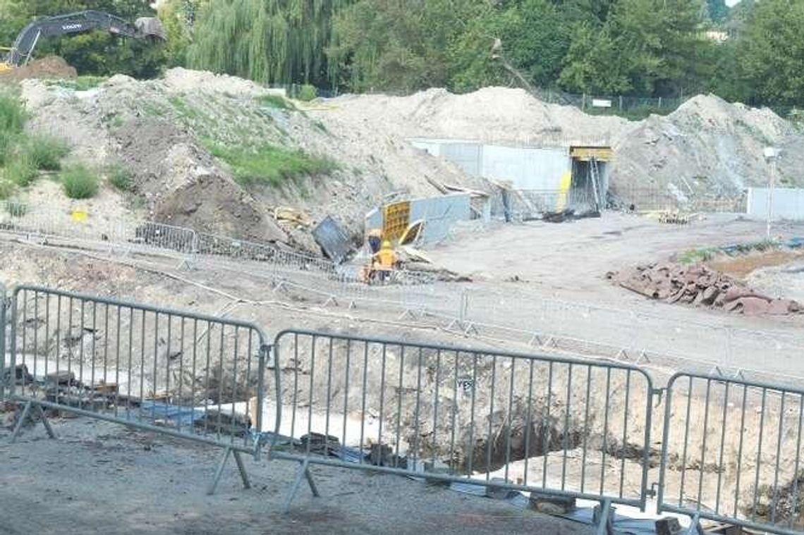 Remont stadionu przy al. Piłsudskiego: Trwają prace na płycie Remont stadionu przy al. Piłsudskiego: Trwają prace na płycie